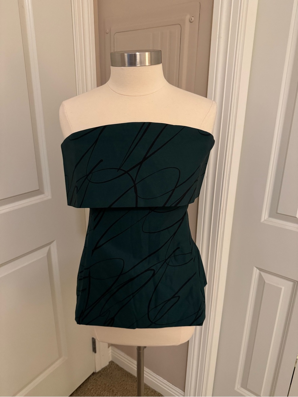 TUCKERNUCK Strapless Top
